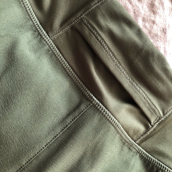 Reebok running short - Picture 4 of 4